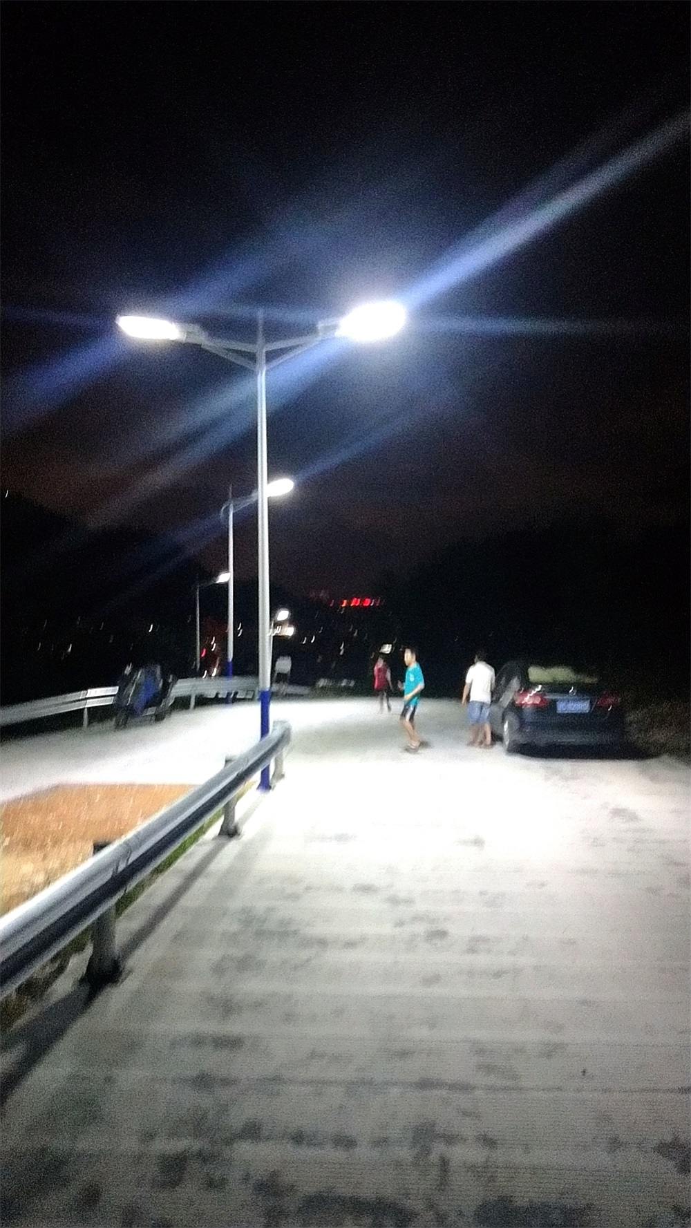 2021景點(diǎn)路邊微光能路燈夜景